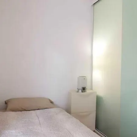 Flat 1/apartment