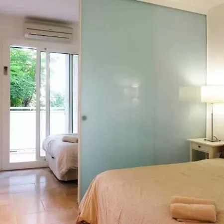 Flat 1/apartment