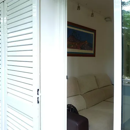 Flat 1/apartment